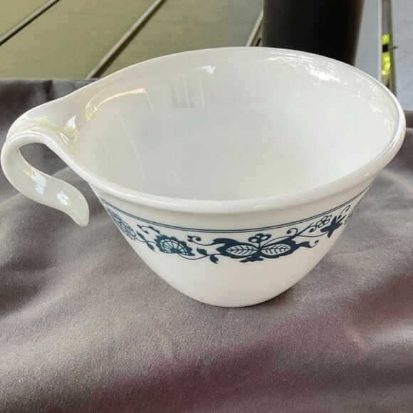 Vintage Corelle Old Town Blue Onion Teacups - Picture 2 of 4